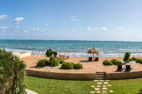Villa in Denia zu verkaufen, Espace de vie 266 m², Klimaanlage, Terrain 1254 m², 5 Chambres &agrave; coucher, 3 Badezimmer, Pool, ref.: VI-CHA2550-4