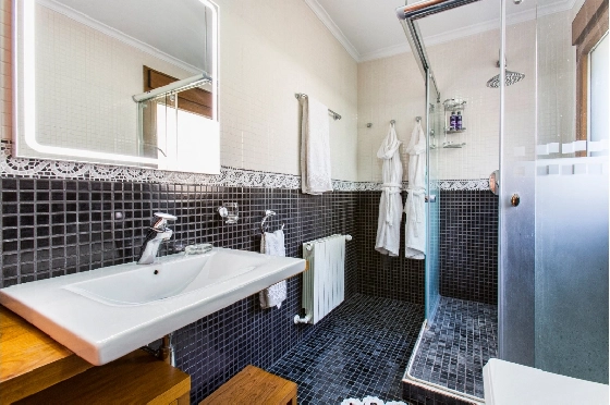 Villa in Denia zu verkaufen, Espace de vie 266 m², Klimaanlage, Terrain 1254 m², 5 Chambres &agrave; coucher, 3 Badezimmer, Pool, ref.: VI-CHA2550-45