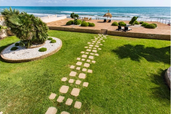 Villa in Denia zu verkaufen, Espace de vie 266 m², Klimaanlage, Terrain 1254 m², 5 Chambres &agrave; coucher, 3 Badezimmer, Pool, ref.: VI-CHA2550-48
