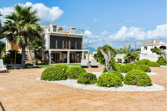 Villa in Denia zu verkaufen, Espace de vie 266 m², Klimaanlage, Terrain 1254 m², 5 Chambres &agrave; coucher, 3 Badezimmer, Pool, ref.: VI-CHA2550-50