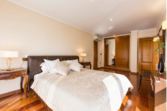 Villa in Denia zu verkaufen, Espace de vie 266 m², Klimaanlage, Terrain 1254 m², 5 Chambres &agrave; coucher, 3 Badezimmer, Pool, ref.: VI-CHA2550-9