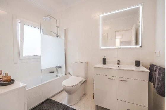 Villa in Javea zu verkaufen, Espace de vie 246 m², Klimaanlage, Terrain 1125 m², 4 Chambres &agrave; coucher, 4 Badezimmer, Pool, ref.: AVS-57244-28