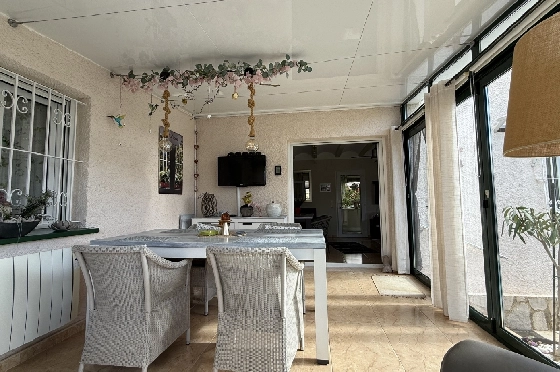 Villa in Els Poblets zu verkaufen, Espace de vie 105 m², Baujahr 1990, + Zentralheizung, Klimaanlage, Terrain 536 m², 2 Chambres &agrave; coucher, 2 Badezimmer, Pool, ref.: JS-0326-6