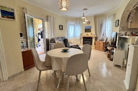 Villa in Els Poblets zu verkaufen, Espace de vie 95 m², Baujahr 2001, Zustand gepflegt, + Ofen, Klimaanlage, Terrain 350 m², 3 Chambres &agrave; coucher, 3 Badezimmer, Pool, ref.: FK-0326-3