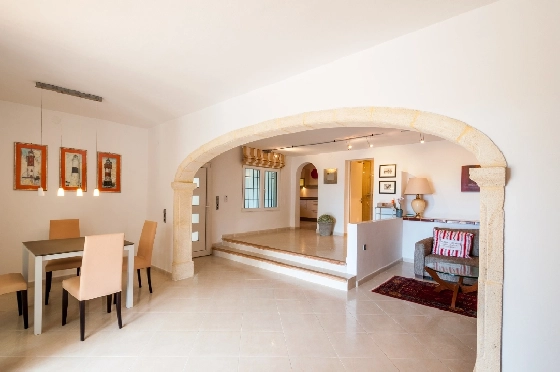 Villa in Moraira zu verkaufen, Espace de vie 270 m², Klimaanlage, Terrain 897 m², 3 Chambres &agrave; coucher, 3 Badezimmer, Pool, ref.: AM-12629DR-24
