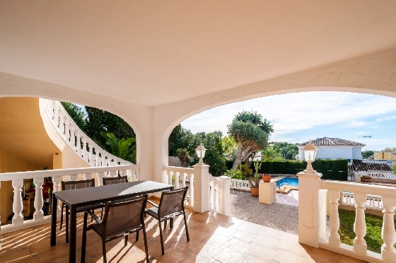 Villa in Moraira zu verkaufen, Espace de vie 270 m², Klimaanlage, Terrain 897 m², 3 Chambres &agrave; coucher, 3 Badezimmer, Pool, ref.: AM-12629DR-29