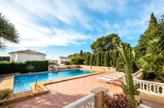 Villa in Moraira zu verkaufen, Espace de vie 270 m², Klimaanlage, Terrain 897 m², 3 Chambres &agrave; coucher, 3 Badezimmer, Pool, ref.: AM-12629DR-38