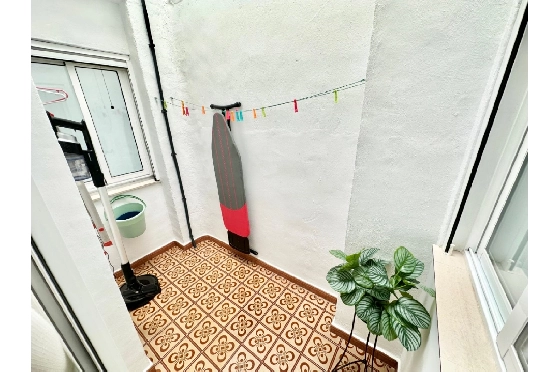 Stadthaus in Pego zu verkaufen, Wohnfläche 456 m², Baujahr 1982, Klimaanlage, Grundstück 224 m², 5 Schlafzimmer, 2 Badezimmer, Pool, ref.: O-V96114-15