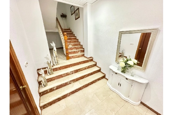 Stadthaus in Pego zu verkaufen, Wohnfläche 456 m², Baujahr 1982, Klimaanlage, Grundstück 224 m², 5 Schlafzimmer, 2 Badezimmer, Pool, ref.: O-V96114-21