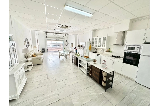 Stadthaus in Pego zu verkaufen, Wohnfläche 456 m², Baujahr 1982, Klimaanlage, Grundstück 224 m², 5 Schlafzimmer, 2 Badezimmer, Pool, ref.: O-V96114-27