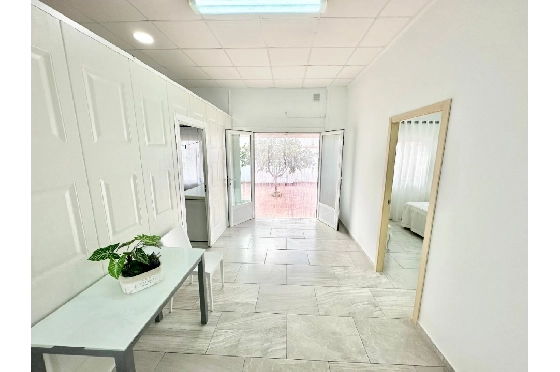 Stadthaus in Pego zu verkaufen, Wohnfläche 456 m², Baujahr 1982, Klimaanlage, Grundstück 224 m², 5 Schlafzimmer, 2 Badezimmer, Pool, ref.: O-V96114-30
