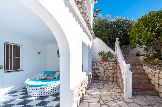 Villa in Benissa zu verkaufen, Espace de vie 247 m², Baujahr 1993, Klimaanlage, Terrain 848 m², 5 Chambres &agrave; coucher, 3 Badezimmer, Pool, ref.: AM-12630DR-16