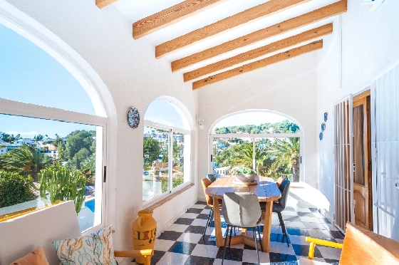 Villa in Benissa zu verkaufen, Espace de vie 247 m², Baujahr 1993, Klimaanlage, Terrain 848 m², 5 Chambres &agrave; coucher, 3 Badezimmer, Pool, ref.: AM-12630DR-17