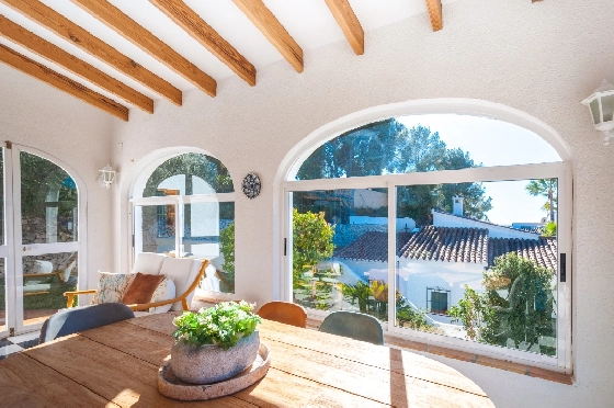 Villa in Benissa zu verkaufen, Espace de vie 247 m², Baujahr 1993, Klimaanlage, Terrain 848 m², 5 Chambres &agrave; coucher, 3 Badezimmer, Pool, ref.: AM-12630DR-19