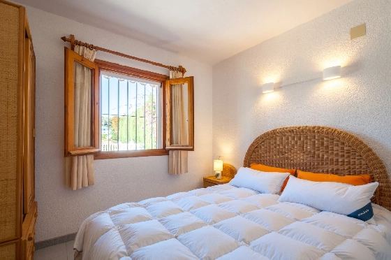 Villa in Benissa zu verkaufen, Espace de vie 247 m², Baujahr 1993, Klimaanlage, Terrain 848 m², 5 Chambres &agrave; coucher, 3 Badezimmer, Pool, ref.: AM-12630DR-26