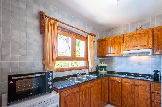 Villa in Benissa zu verkaufen, Espace de vie 247 m², Baujahr 1993, Klimaanlage, Terrain 848 m², 5 Chambres &agrave; coucher, 3 Badezimmer, Pool, ref.: AM-12630DR-27