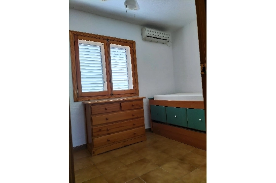 Reihenhaus in Oliva zu verkaufen, Espace de vie 120 m², Baujahr 1996, Klimaanlage, Terrain 120 m², 2 Chambres &agrave; coucher, 1 Badezimmer, Pool, ref.: O-V96614-3