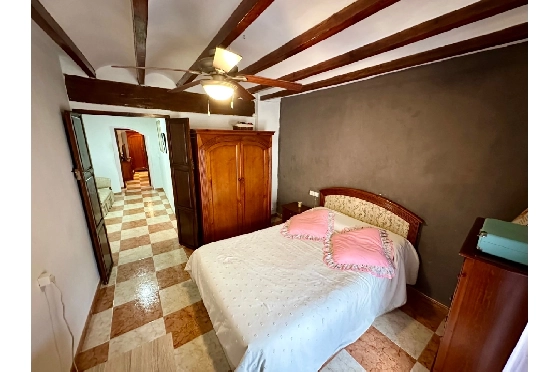 Stadthaus in Pego zu verkaufen, Wohnfläche 280 m², Baujahr 1948, Klimaanlage, Grundstück 104 m², 4 Schlafzimmer, 2 Badezimmer, Pool, ref.: O-V96714-27