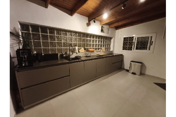 Villa in Benissa zu verkaufen, Espace de vie 181 m², Terrain 881 m², 3 Chambres &agrave; coucher, 3 Badezimmer, Pool, ref.: PT-25011-8