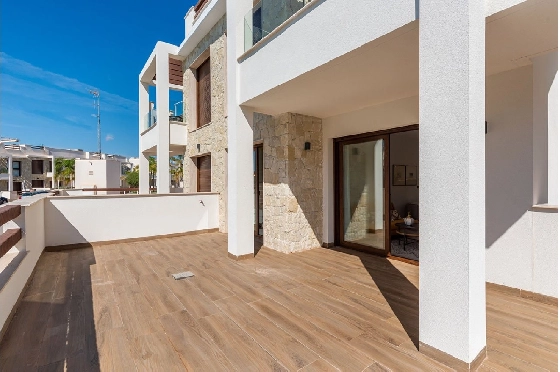 Erdgeschoss Apartment in Torrevieja zu verkaufen, Espace de vie 100 m², Zustand Erstbezug, 3 Chambres &agrave; coucher, 2 Badezimmer, Pool, ref.: HA-TON-159-A03-13