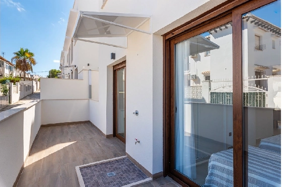 Erdgeschoss Apartment in Torrevieja zu verkaufen, Espace de vie 100 m², Zustand Erstbezug, 3 Chambres &agrave; coucher, 2 Badezimmer, Pool, ref.: HA-TON-159-A03-20