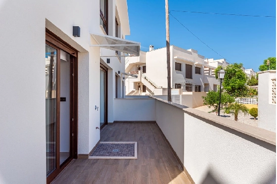 Erdgeschoss Apartment in Torrevieja zu verkaufen, Espace de vie 100 m², Zustand Erstbezug, 3 Chambres &agrave; coucher, 2 Badezimmer, Pool, ref.: HA-TON-159-A03-21