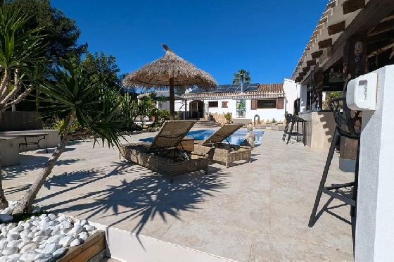 Villa in Javea zu verkaufen, Espace de vie 386 m², Klimaanlage, Terrain 4596 m², 4 Chambres &agrave; coucher, 4 Badezimmer, Pool, ref.: AVS-57604-3