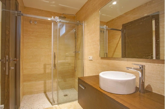 Villa in L-Alfas del Pi(Alfaz del PI Pueblo Urbanizaciones) zu verkaufen, Espace de vie 810 m², Terrain 1094 m², 5 Chambres &agrave; coucher, 6 Badezimmer, Pool, ref.: COB-7030ALF-10535-11