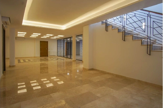 Villa in L-Alfas del Pi(Alfaz del PI Pueblo Urbanizaciones) zu verkaufen, Espace de vie 810 m², Terrain 1094 m², 5 Chambres &agrave; coucher, 6 Badezimmer, Pool, ref.: COB-7030ALF-10535-16