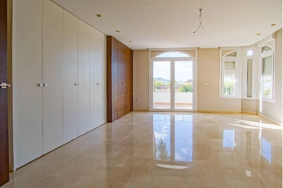 Villa in L-Alfas del Pi(Alfaz del PI Pueblo Urbanizaciones) zu verkaufen, Espace de vie 810 m², Terrain 1094 m², 5 Chambres &agrave; coucher, 6 Badezimmer, Pool, ref.: COB-7030ALF-10535-20