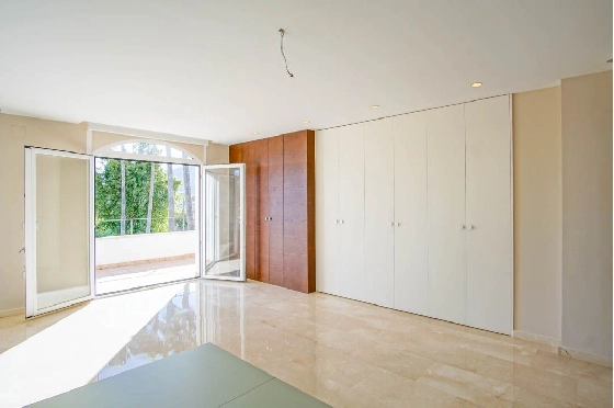 Villa in L-Alfas del Pi(Alfaz del PI Pueblo Urbanizaciones) zu verkaufen, Espace de vie 810 m², Terrain 1094 m², 5 Chambres &agrave; coucher, 6 Badezimmer, Pool, ref.: COB-7030ALF-10535-24