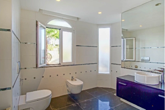 Villa in L-Alfas del Pi(Alfaz del PI Pueblo Urbanizaciones) zu verkaufen, Espace de vie 810 m², Terrain 1094 m², 5 Chambres &agrave; coucher, 6 Badezimmer, Pool, ref.: COB-7030ALF-10535-29