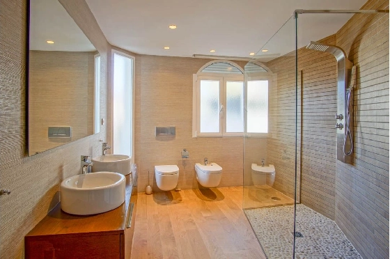 Villa in L-Alfas del Pi(Alfaz del PI Pueblo Urbanizaciones) zu verkaufen, Espace de vie 810 m², Terrain 1094 m², 5 Chambres &agrave; coucher, 6 Badezimmer, Pool, ref.: COB-7030ALF-10535-30