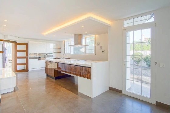 Villa in L-Alfas del Pi(Alfaz del PI Pueblo Urbanizaciones) zu verkaufen, Espace de vie 810 m², Terrain 1094 m², 5 Chambres &agrave; coucher, 6 Badezimmer, Pool, ref.: COB-7030ALF-10535-39
