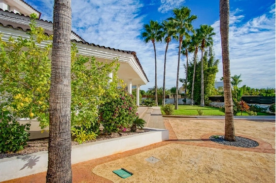 Villa in L-Alfas del Pi(Alfaz del PI Pueblo Urbanizaciones) zu verkaufen, Espace de vie 810 m², Terrain 1094 m², 5 Chambres &agrave; coucher, 6 Badezimmer, Pool, ref.: COB-7030ALF-10535-40
