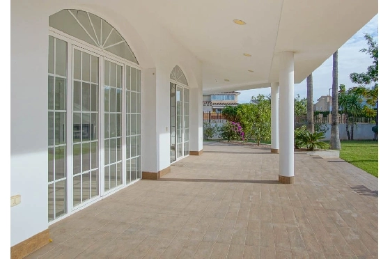 Villa in L-Alfas del Pi(Alfaz del PI Pueblo Urbanizaciones) zu verkaufen, Espace de vie 810 m², Terrain 1094 m², 5 Chambres &agrave; coucher, 6 Badezimmer, Pool, ref.: COB-7030ALF-10535-42