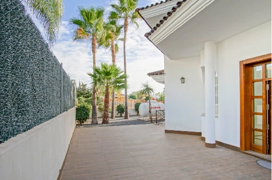 Villa in L-Alfas del Pi(Alfaz del PI Pueblo Urbanizaciones) zu verkaufen, Espace de vie 810 m², Terrain 1094 m², 5 Chambres &agrave; coucher, 6 Badezimmer, Pool, ref.: COB-7030ALF-10535-45