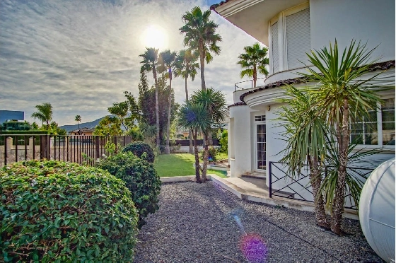 Villa in L-Alfas del Pi(Alfaz del PI Pueblo Urbanizaciones) zu verkaufen, Espace de vie 810 m², Terrain 1094 m², 5 Chambres &agrave; coucher, 6 Badezimmer, Pool, ref.: COB-7030ALF-10535-47