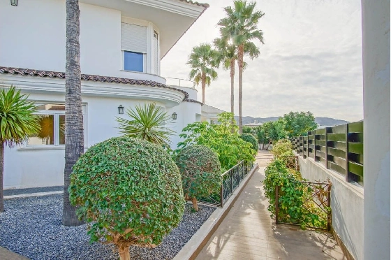 Villa in L-Alfas del Pi(Alfaz del PI Pueblo Urbanizaciones) zu verkaufen, Espace de vie 810 m², Terrain 1094 m², 5 Chambres &agrave; coucher, 6 Badezimmer, Pool, ref.: COB-7030ALF-10535-48