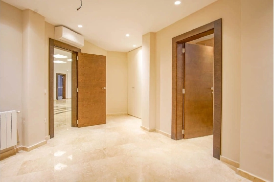 Villa in L-Alfas del Pi(Alfaz del PI Pueblo Urbanizaciones) zu verkaufen, Espace de vie 810 m², Terrain 1094 m², 5 Chambres &agrave; coucher, 6 Badezimmer, Pool, ref.: COB-7030ALF-10535-49