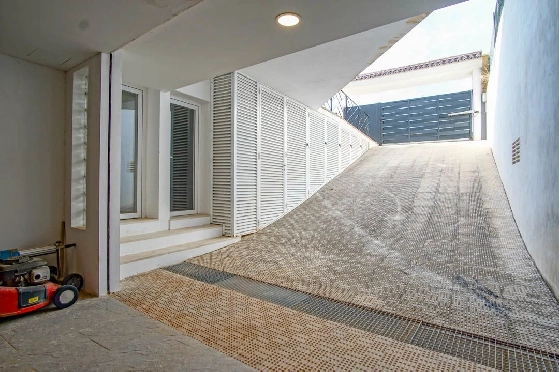 Villa in L-Alfas del Pi(Alfaz del PI Pueblo Urbanizaciones) zu verkaufen, Espace de vie 810 m², Terrain 1094 m², 5 Chambres &agrave; coucher, 6 Badezimmer, Pool, ref.: COB-7030ALF-10535-5