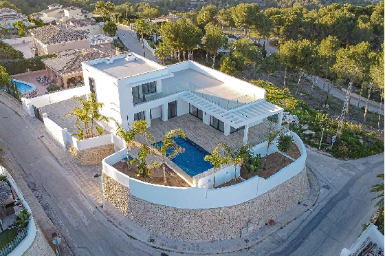 Villa in Moraira(Benimeit) zu verkaufen, Espace de vie 310 m², Terrain 817 m², 3 Chambres &agrave; coucher, 2 Badezimmer, Pool, ref.: COB-8248MOR-10535-17