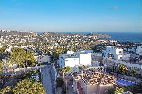 Villa in Moraira(Benimeit) zu verkaufen, Espace de vie 310 m², Terrain 817 m², 3 Chambres &agrave; coucher, 2 Badezimmer, Pool, ref.: COB-8248MOR-10535-8