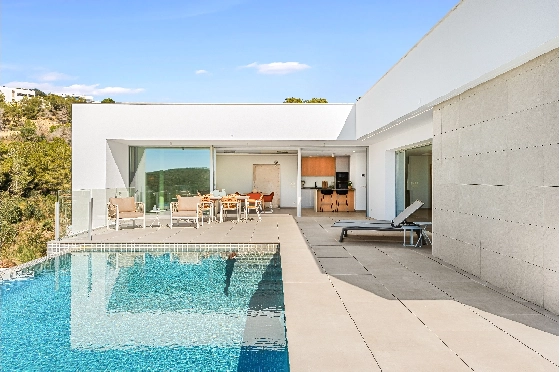 Villa in Benitachell(Cumbre del Sol) zu verkaufen, Espace de vie 215 m², Terrain 813 m², 4 Chambres &agrave; coucher, 5 Badezimmer, Pool, ref.: VA-22899-36