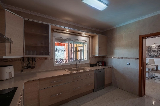 Villa in Orba(Comunidad valenciana) zu verkaufen, Espace de vie 225 m², Klimaanlage, Terrain 637 m², 5 Chambres &agrave; coucher, 2 Badezimmer, Pool, ref.: COB-3568-10535-21