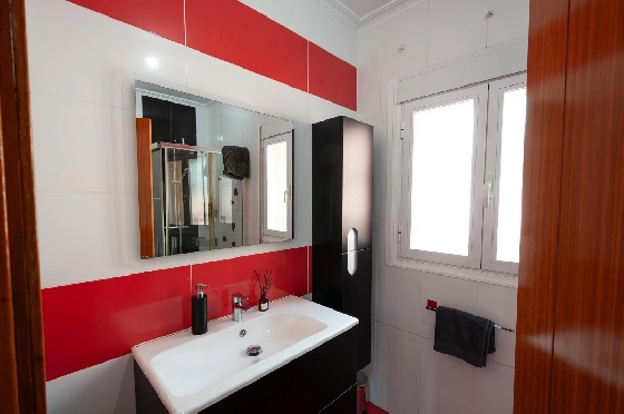 Villa in Orba(Comunidad valenciana) zu verkaufen, Espace de vie 225 m², Klimaanlage, Terrain 637 m², 5 Chambres &agrave; coucher, 2 Badezimmer, Pool, ref.: COB-3568-10535-7