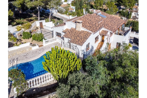 Villa in Moraira zu verkaufen, Espace de vie 285 m², Baujahr 2015, Klimaanlage, Terrain 960 m², 4 Chambres &agrave; coucher, 3 Badezimmer, Pool, ref.: AM-12646DR-1