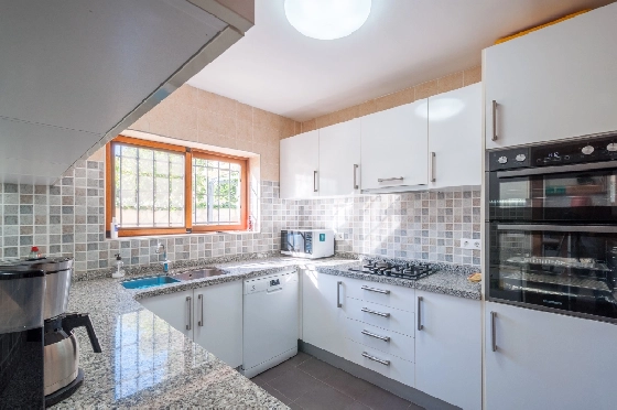 Villa in Moraira zu verkaufen, Espace de vie 285 m², Baujahr 2015, Klimaanlage, Terrain 960 m², 4 Chambres &agrave; coucher, 3 Badezimmer, Pool, ref.: AM-12646DR-15