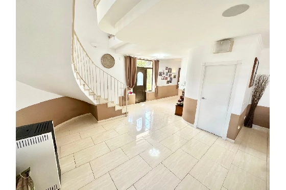 Villa in Pego zu verkaufen, Espace de vie 320 m², Baujahr 2009, Klimaanlage, Terrain 1166 m², 5 Chambres &agrave; coucher, 4 Badezimmer, Pool, ref.: O-V98014-16