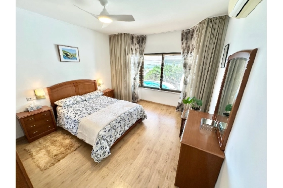 Villa in Pego zu verkaufen, Espace de vie 320 m², Baujahr 2009, Klimaanlage, Terrain 1166 m², 5 Chambres &agrave; coucher, 4 Badezimmer, Pool, ref.: O-V98014-23